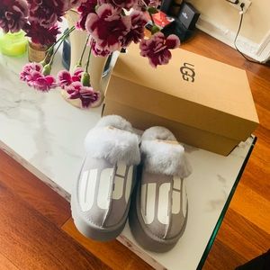 Disquette Chopd
Women's
Color: COBBLE
Size: 5